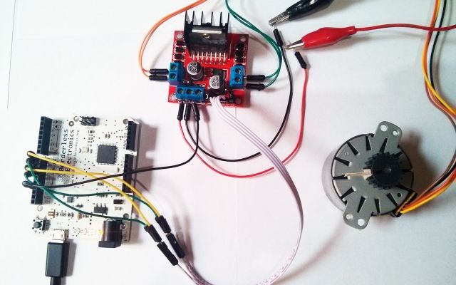Cómo se llaman los cables que se conectan de los pines del Arduino al  protoboard, para programar los componentes? - Quora